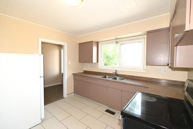 Photo du bâtiment - 3 bedroom in Prince George BC V2M 3B7