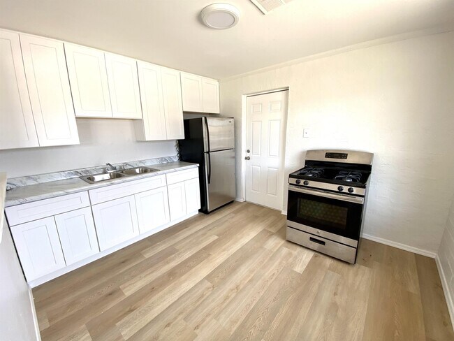 Foto del edificio - 3041 W Pierson St