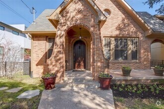 Building Photo - 1016 Harwood Pl