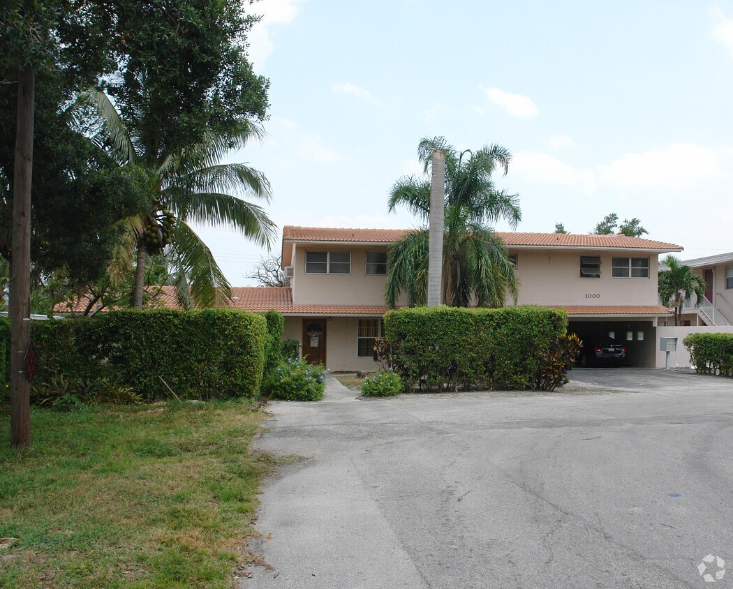 Building Photo - 1000 SW 16th Ave