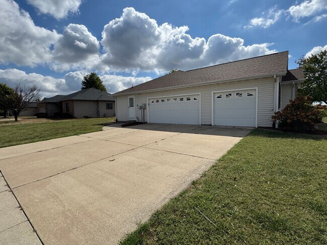 Building Photo - 4 Bedrooms, Big Yard & Top Schools – Don’t...