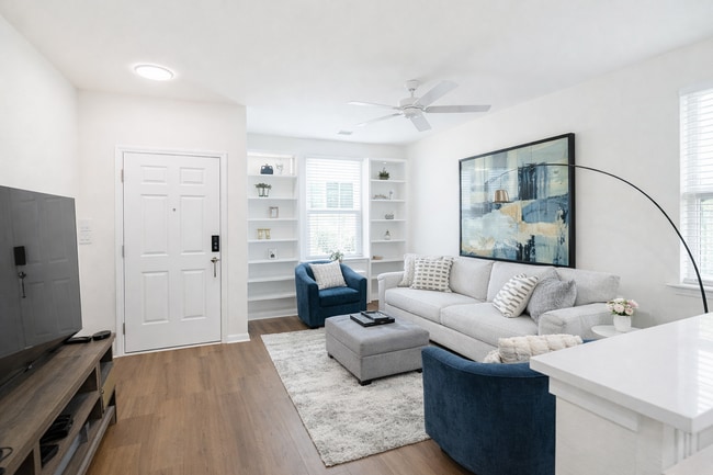 Building Photo - Room in Condo on Red Bud Ridge Ln