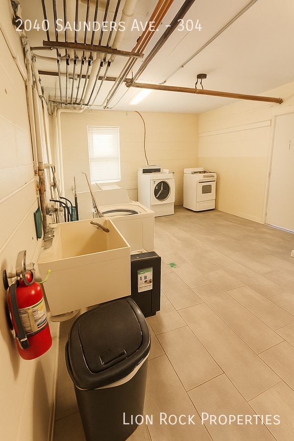 Building Photo - 2040 W Saunders Ave