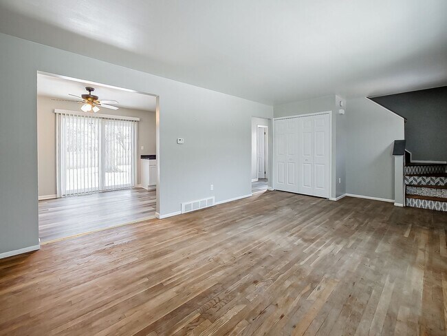 Foto del edificio - AVAILABLE NOW! Spacious and Inviting Westland Home!