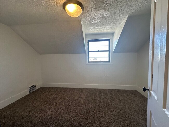 Foto del edificio - 214 N 10th St