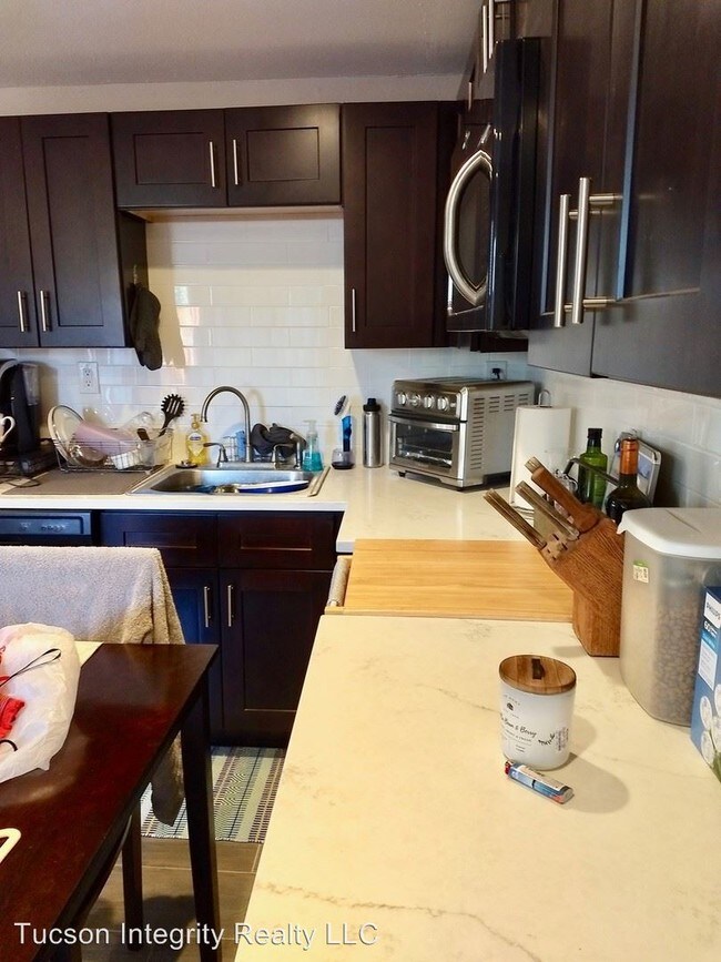 Foto del edificio - 1243 E Waverly St