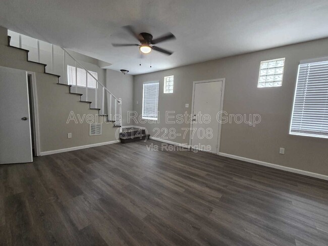 Building Photo - 1131 N Florissant Rd
