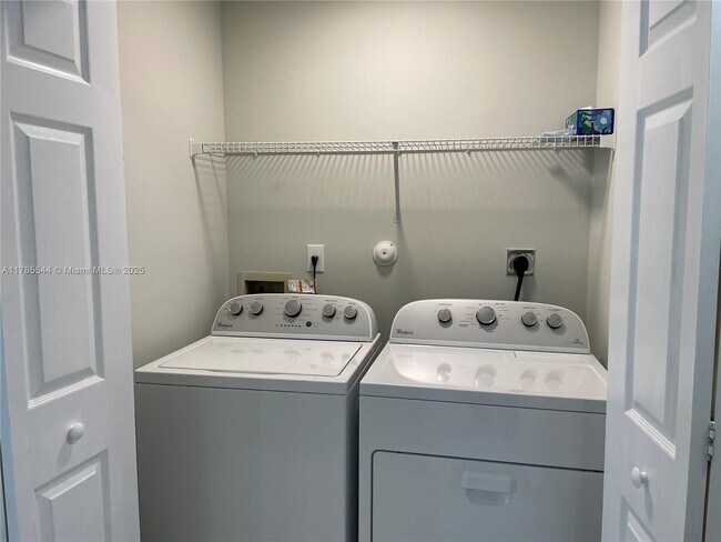 Foto del edificio - 1775 NW 166th Ave