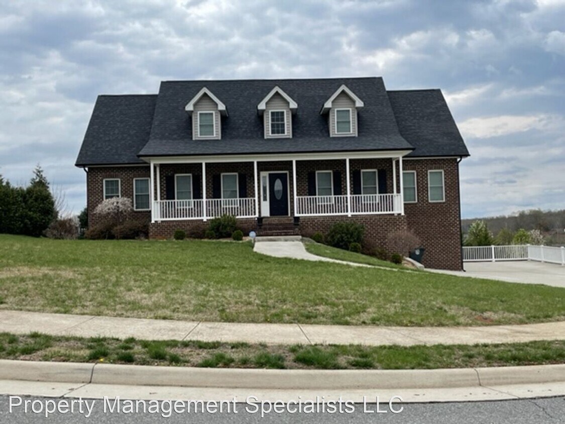 Primary Photo - 5 br, 4.5 bath House - 103 Nettie Ct.