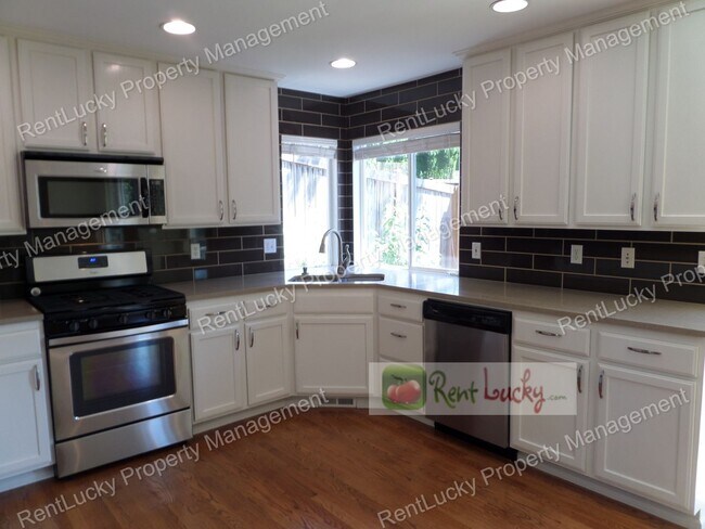 Foto del edificio - Gorgeous 3-Bedroom Home in Highly Desirable Duvall Neighborhood - The Ridge in Duvall!
