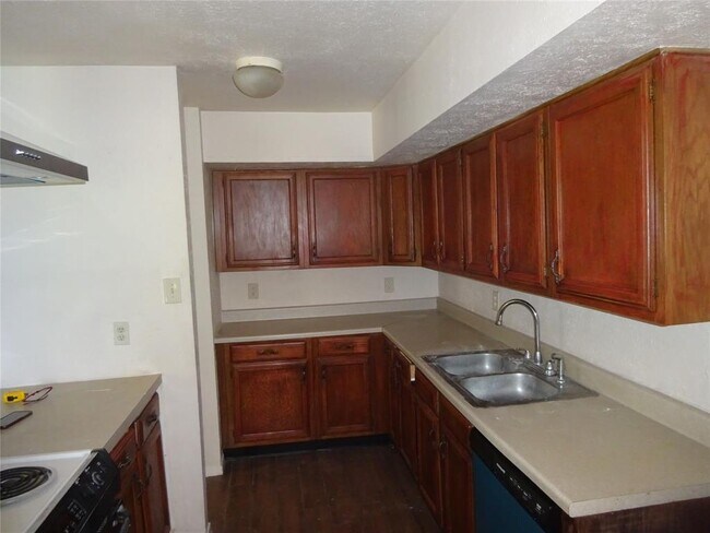Building Photo - 22735 Millgate Dr