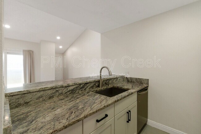 Foto del edificio - 7905 E Colorado Ave