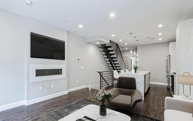 Photo - 1630 Cambridge St Apartment