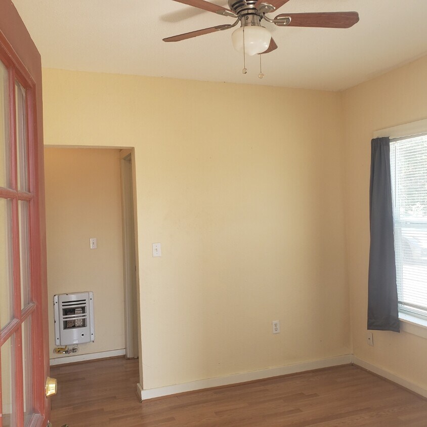 114 W 7th St Unit 3, Taylor, TX 76574 Apartments in Taylor, TX