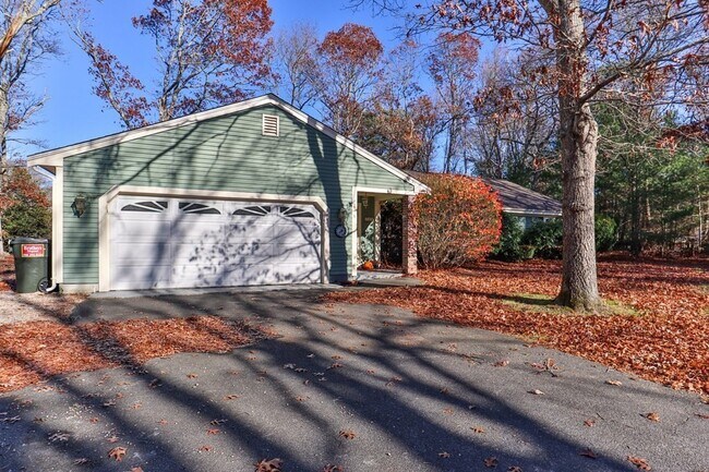 Building Photo - 140 Thistle Dr