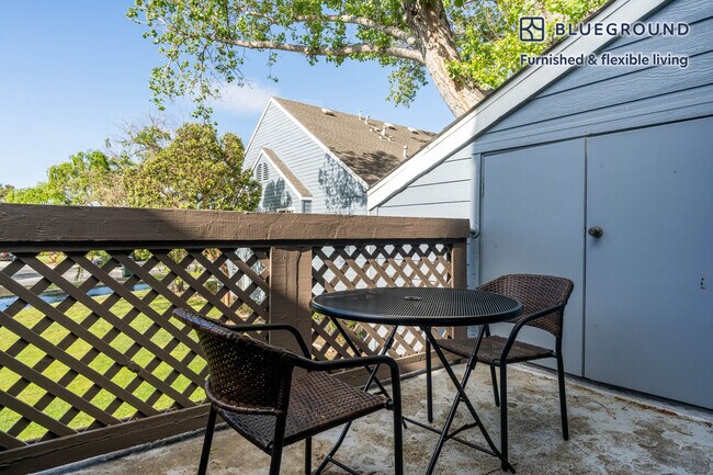 Foto del edificio - 217 Rock Harbor Ln