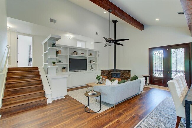 Foto del edificio - 9305 Granada Hills Dr
