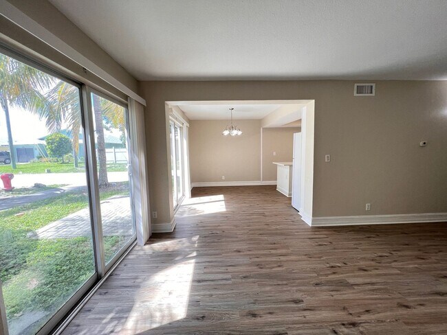 Photo - Spacious End-Unit Townhouse in Boynton Beach