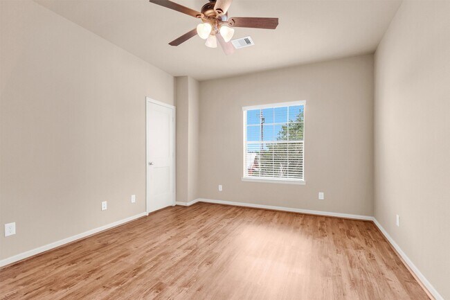Foto del edificio - 26148 Avenue E