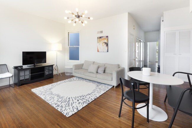 Foto del edificio - 360 Lombard St