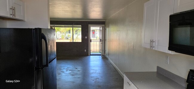 Building Photo - 6716 E Avalon Dr