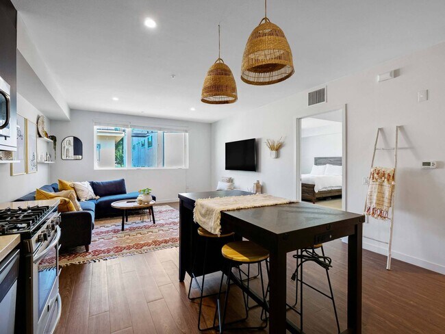 Foto del edificio - The Metropolitan at Larchmont Village