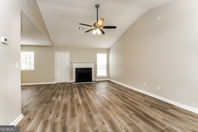 Building Photo - 7129 Heather Ridge Dr
