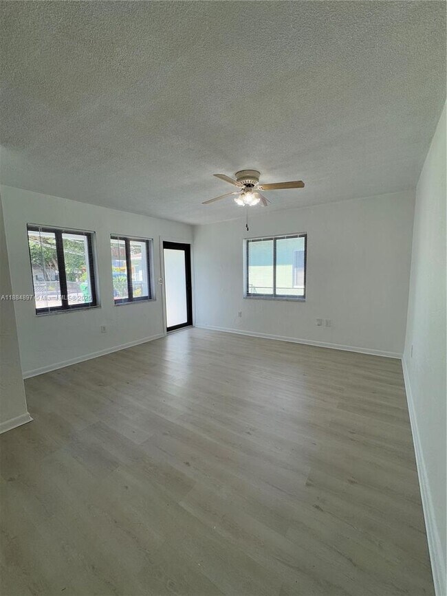 Foto del edificio - 3633 SW 5th Terrace