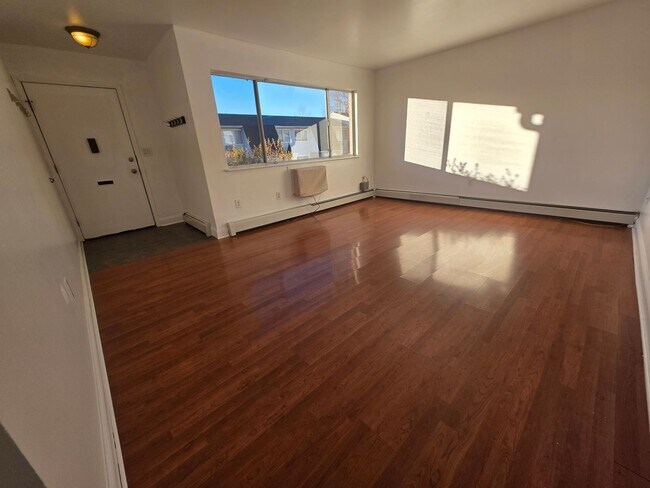 Foto del edificio - Bright 1 Bedroom Home - Poughkeepsie, NY