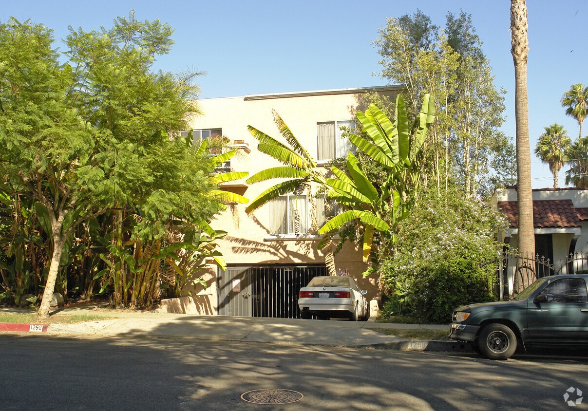 Primary Photo - 1252 N Formosa Ave