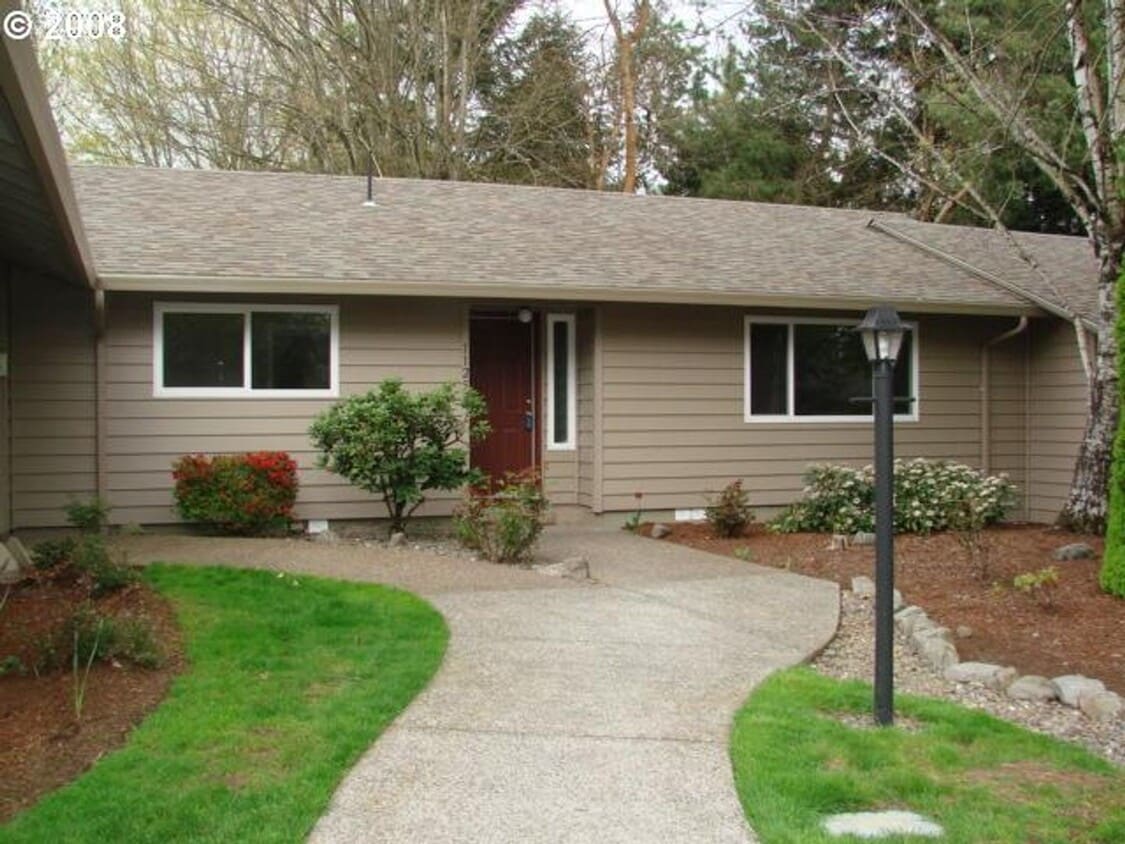 Super Cute 2 Bedroom Condo in Tigard!!! Water, Sewer and Garbage Included!!! - Super Cute 2 Bedroom Condo in Tigard!!! Water, Sewer and Garbage Included!!!