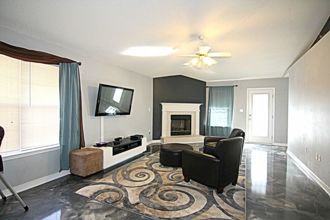 Building Photo - 1606 Ella Ruth Dr