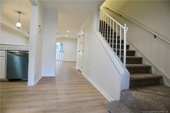 Foto del edificio - 365 W Illinois Ave