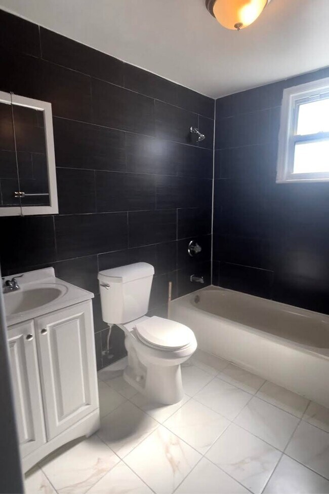 Foto del edificio - 95-23 93rd St