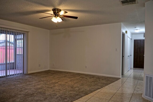 Building Photo - House with separate apartment