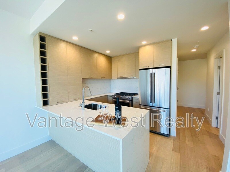 1181 Sunset Dr, Kelowna, BC V1Y 0L4 Condo for Rent in Kelowna, BC