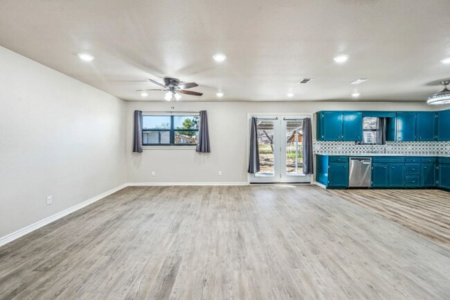 Foto del edificio - 1430 N Race