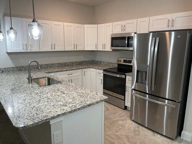Building Photo - 24496 Zephyr Ct