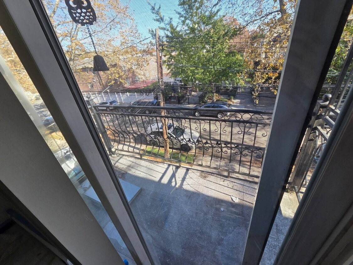 Foto principal - 40-14 194th St