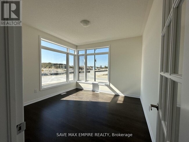 Building Photo - 2 Del Ray Cres