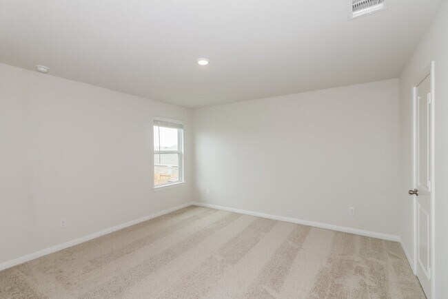 Foto del edificio - 7610 Thrips Ln