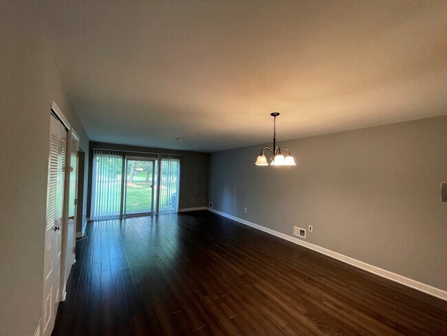 Building Photo - 85 Quince Ct