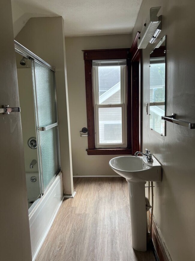 Foto del edificio - Spacious 4 Bedroom Southside Holland
