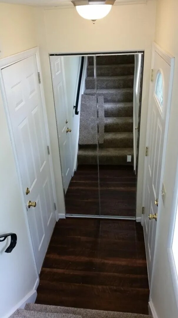 Building Photo - 2 bedroom condo with central air