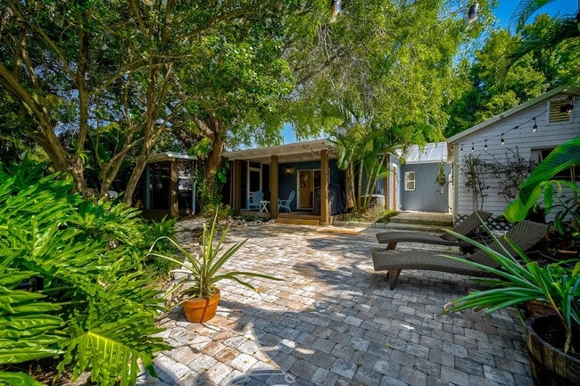 Building Photo - 426 Eagles Nest Ln