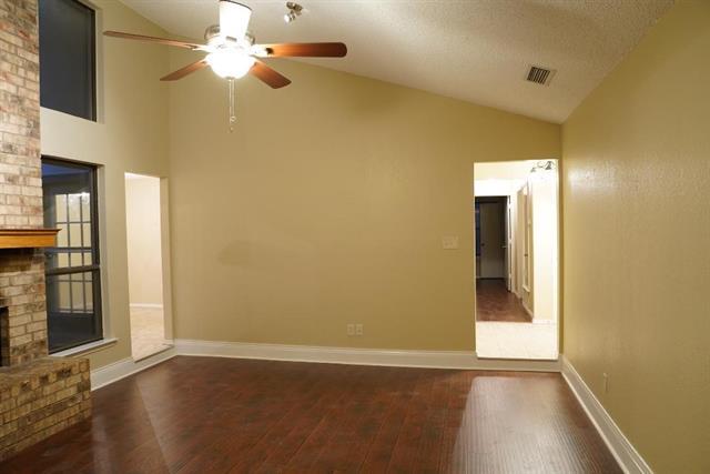 Foto del edificio - 7624 Cedarhill Rd