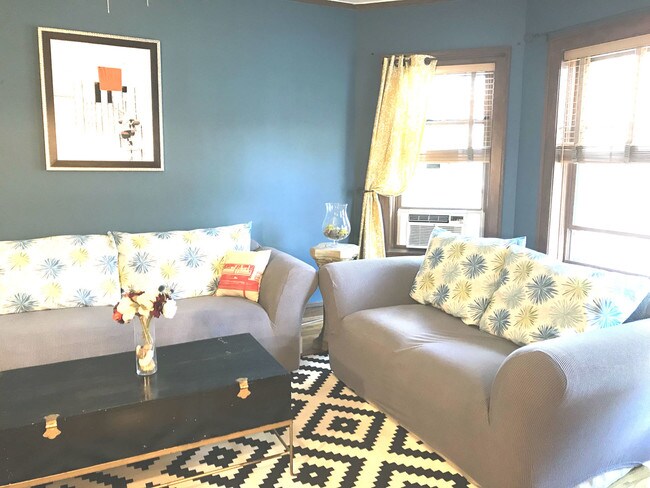 Foto del edificio - 549 W Addison St