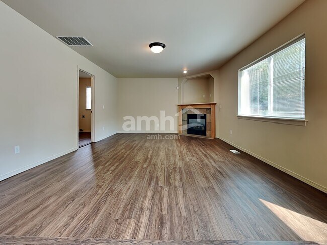 Foto del edificio - 2304 Cooper Crest Place