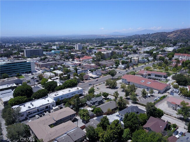 Foto del edificio - 13504 Earlham Dr