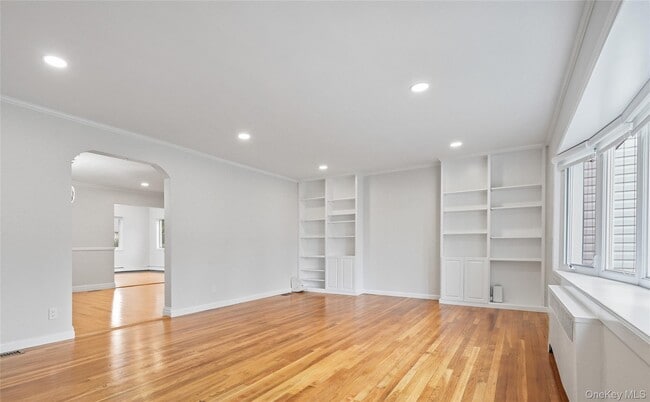 Building Photo - 131 Longfellow St
